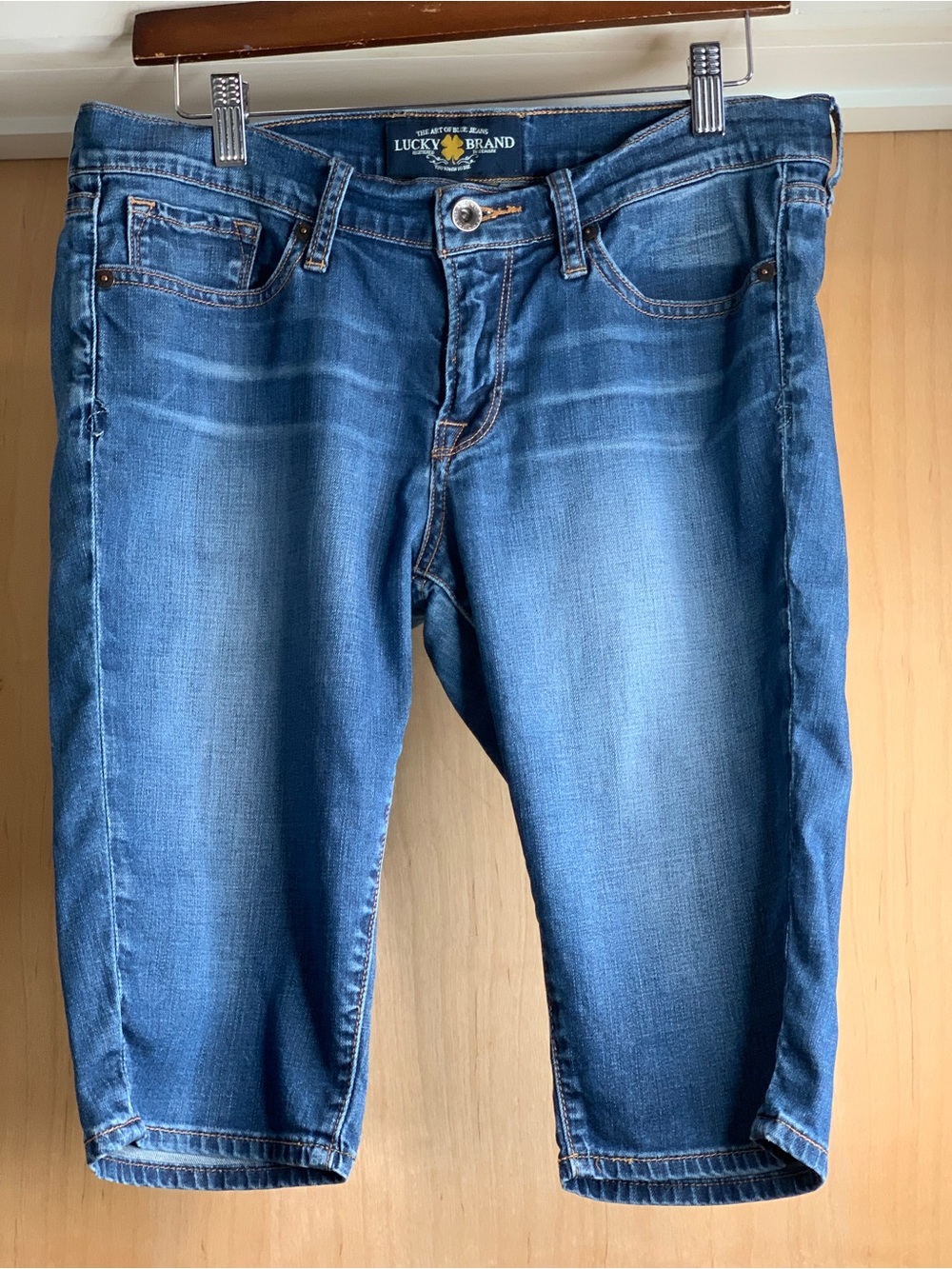 Lucky Brand Blue Denim Bermuda Shorts Size-10/30 2000’s Casual - Picture 3 of 4